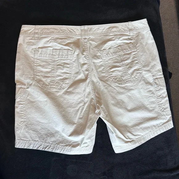 Eddie Bauer cargo shorts size 18 - Picture 9 of 10
